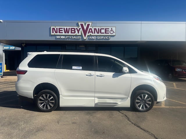 2019 Toyota Sienna Limited - VMI Vantage Northstar Wheelchair
