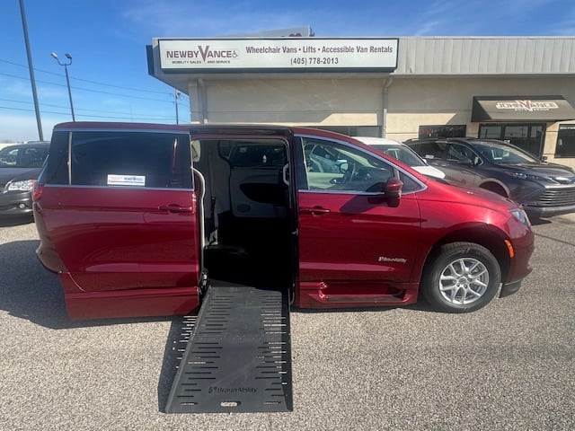 2023 Chrysler Voyager's photo